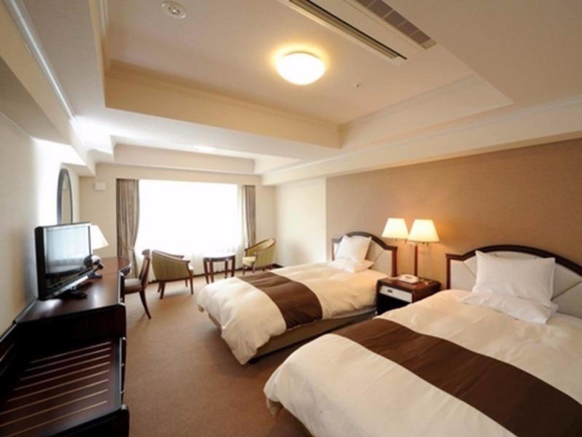 อิมาบาริ โกกุไซ โฮเต็ล Hotel Ehime ภายนอก รูปภาพ